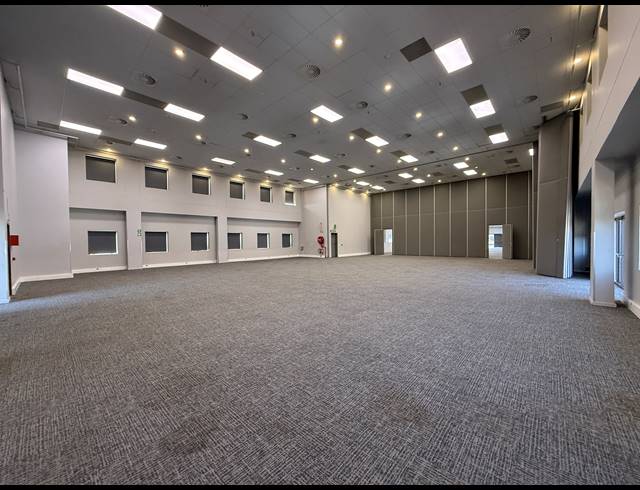 1,481M² OFFICE TO LET IN PARKTOWN
